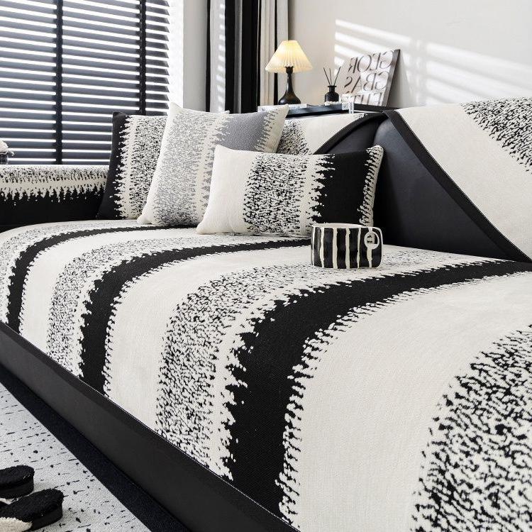 New Sofa Cushion, Universal Chenille In All Seasons, High-end Seat Cushion, Contrasting Color and Fashionable Sofa Cover 90*160cm
New Sofa Cushion, Universal Chenille In All Seasons, High-end Seat Cushion, Contrasting Color and Fashionable Sofa Cover 90*160cm
