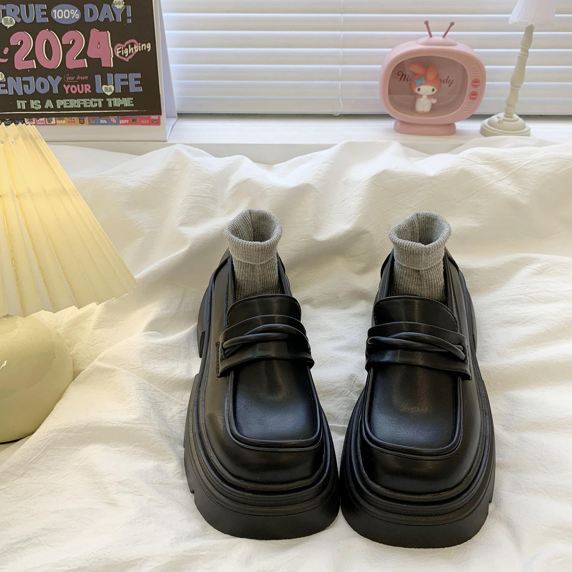 French platform thick heel British style small leather shoes women s 2025 new spring and autumn one-pedal single shoes black loafers 40 чёрный
French platform thick heel British style small leather shoes women s 2025 new spring and autumn one-pedal single shoes black loafers 40 чёрный