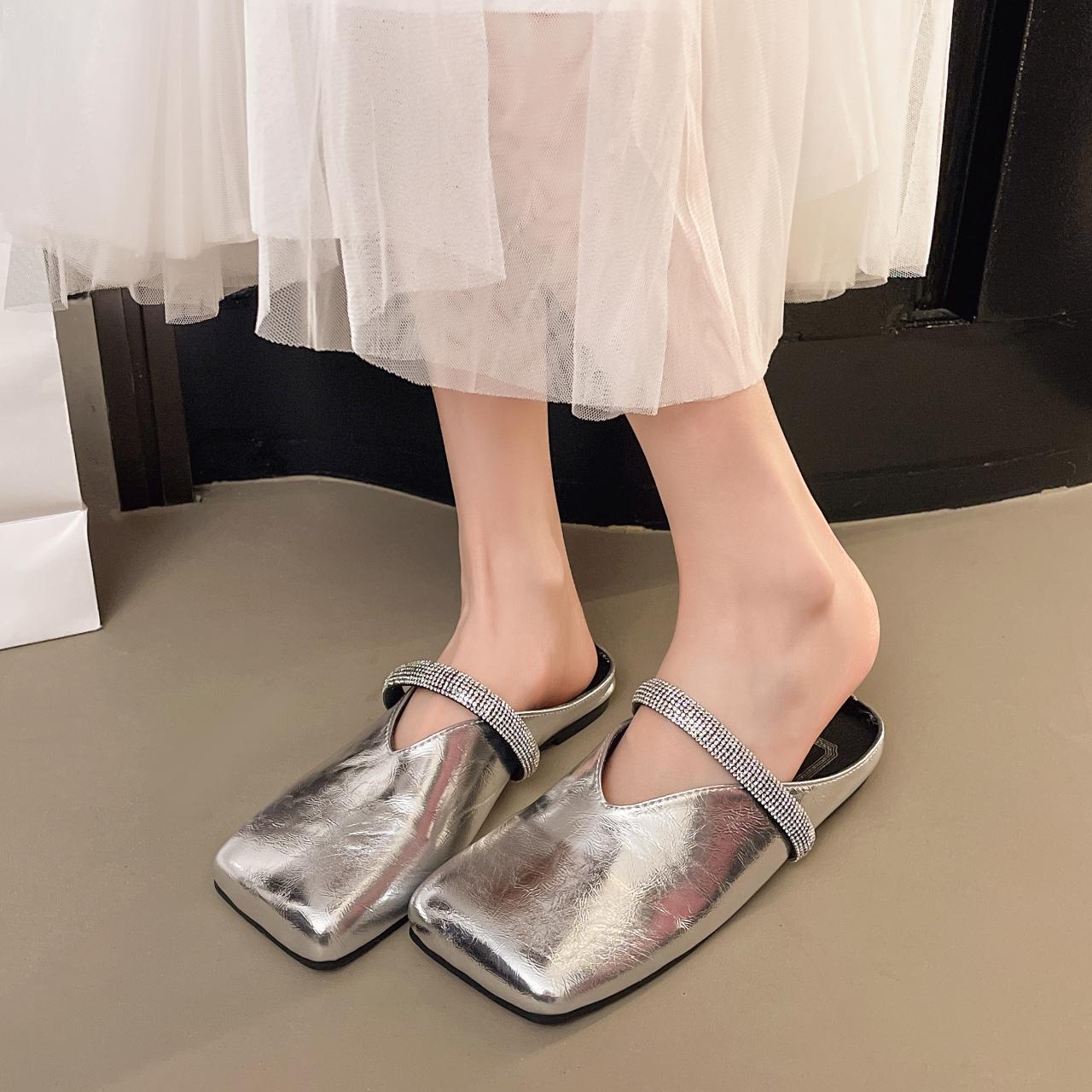 Модные женские мюли, туфли на плоской подошве, шлепанцы, новые повседневные сандалии с квадратным носком, лето 2025, модные слинги, женские шлепанцы, zapatillas mujer 42 серебряный
Модные женские мюли, туфли на плоской подошве, шлепанцы, новые повседневные сандалии с квадратным носком, лето 2025, модные слинги, женские шлепанцы, zapatillas mujer 42 серебряный