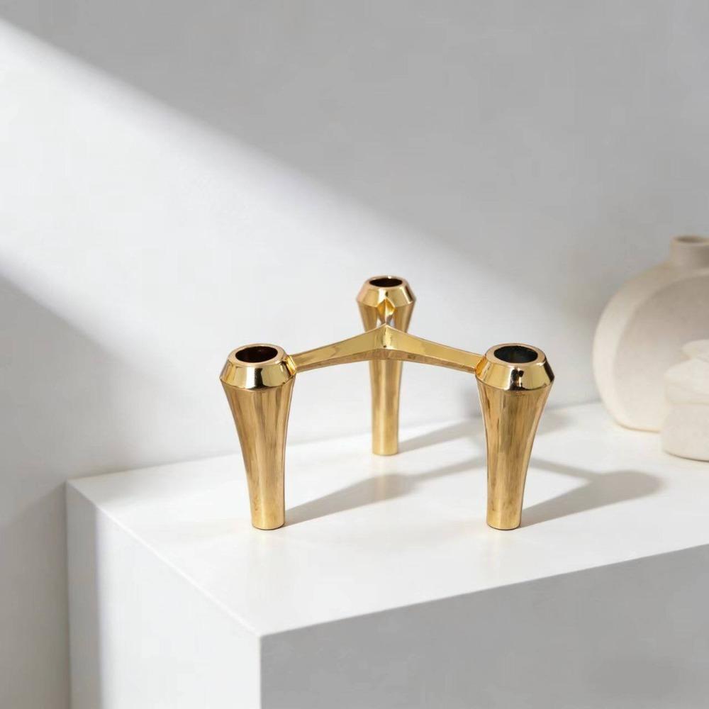Light Luxury Minimalist Design Candle Holder Nordic Alloy Candle Stand Home Decore Candelabra Gift золотий
Light Luxury Minimalist Design Candle Holder Nordic Alloy Candle Stand Home Decore Candelabra Gift золотий