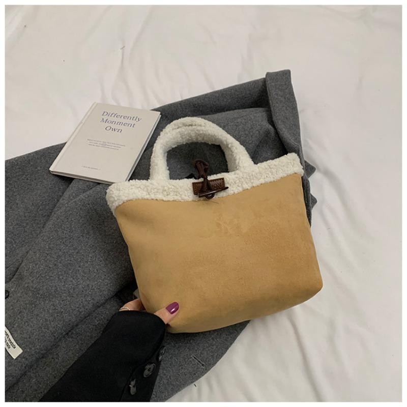 Niche plush hand carrying bucket bag women s autumn and winter new retro commuting small bag 34*13.5*21 хакі
Niche plush hand carrying bucket bag women s autumn and winter new retro commuting small bag 34*13.5*21 хакі