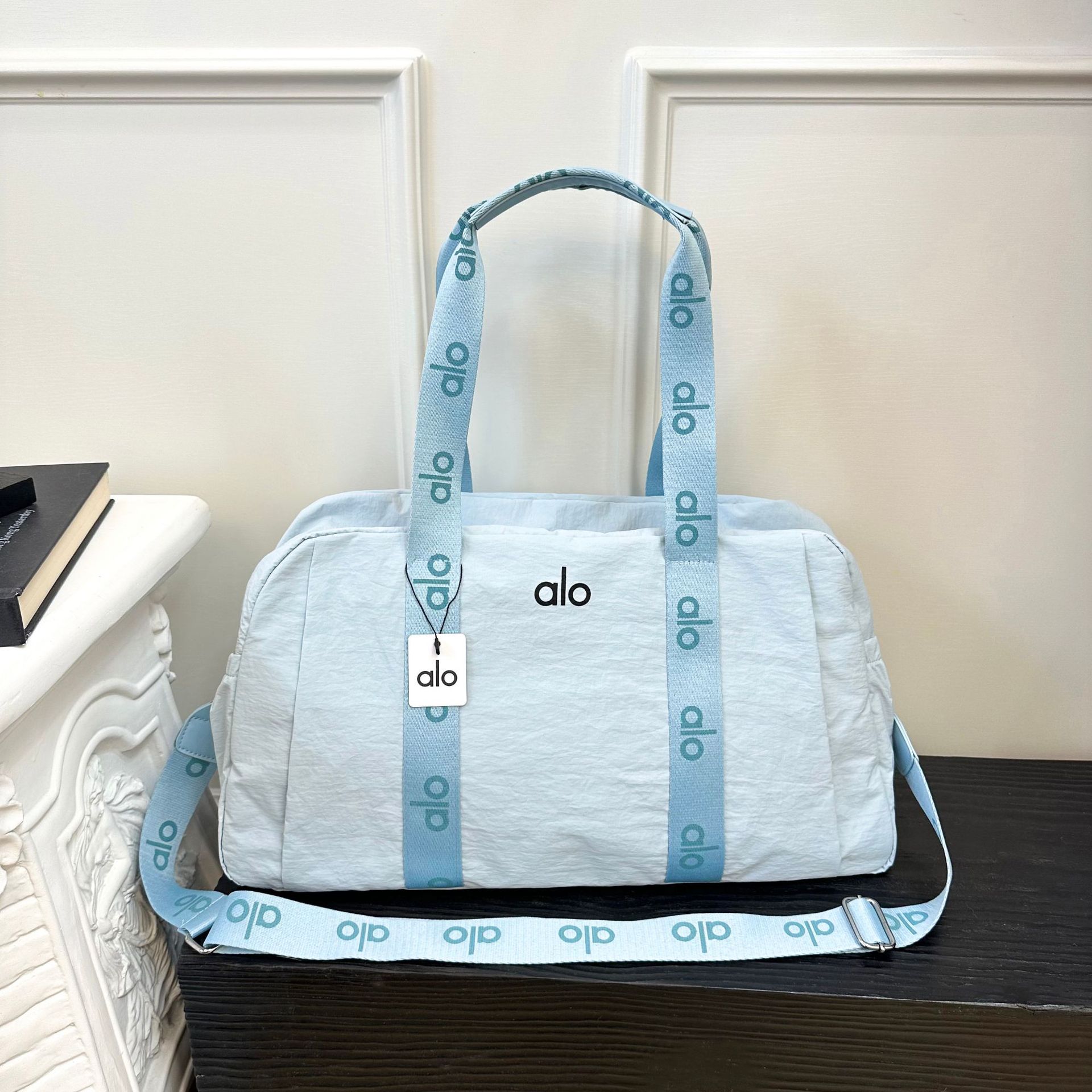 New Dry Wet Separation Waterproof Sports Fitness Bag Yoga Bag Short Distance Portable Luggage Travel Bag Large Capacity світло-синій колір
New Dry Wet Separation Waterproof Sports Fitness Bag Yoga Bag Short Distance Portable Luggage Travel Bag Large Capacity світло-синій колір