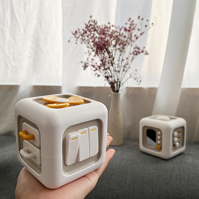 6-гранный детский игрушечный мяч, развивающие игрушки для раннего развития, развивающие игрушки для пальцев, подарки на день рождения и праздники Hexahedral Finger Training Square Ball
6-гранный детский игрушечный мяч, развивающие игрушки для раннего развития, развивающие игрушки для пальцев, подарки на день рождения и праздники Hexahedral Finger Training Square Ball