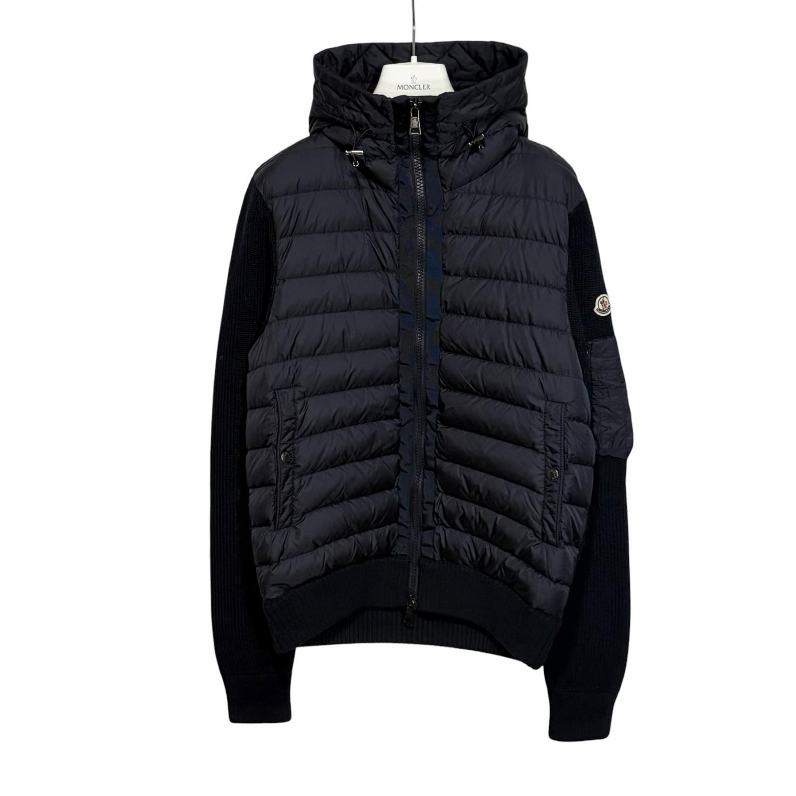Used MONCLERDown jacket Dark navy Nylon mens M Темно-синій
Used MONCLERDown jacket Dark navy Nylon mens M Темно-синій