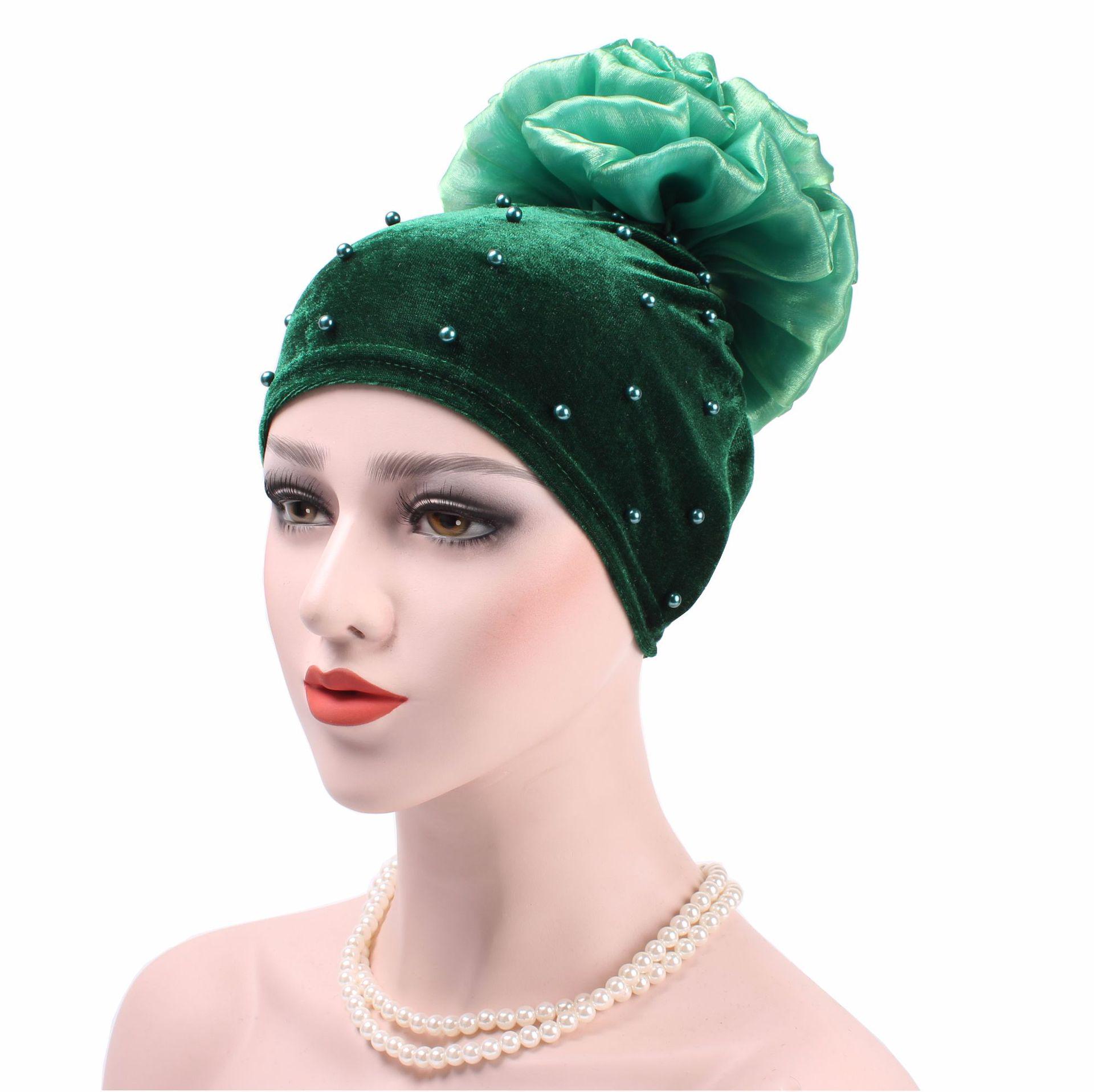 Бархатный мусульманский платок с жемчугом и тюрбаном с цветком Adjustable темно-зеленого
Бархатный мусульманский платок с жемчугом и тюрбаном с цветком Adjustable темно-зеленого