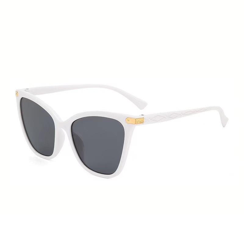 Новые модные ретро солнцезащитные очки «кошачий глаз» с тонкой и большой оправой, устойчивые к УФ-лучам солнцезащитные очки для вождения 8825 белый
Новые модные ретро солнцезащитные очки «кошачий глаз» с тонкой и большой оправой, устойчивые к УФ-лучам солнцезащитные очки для вождения 8825 белый