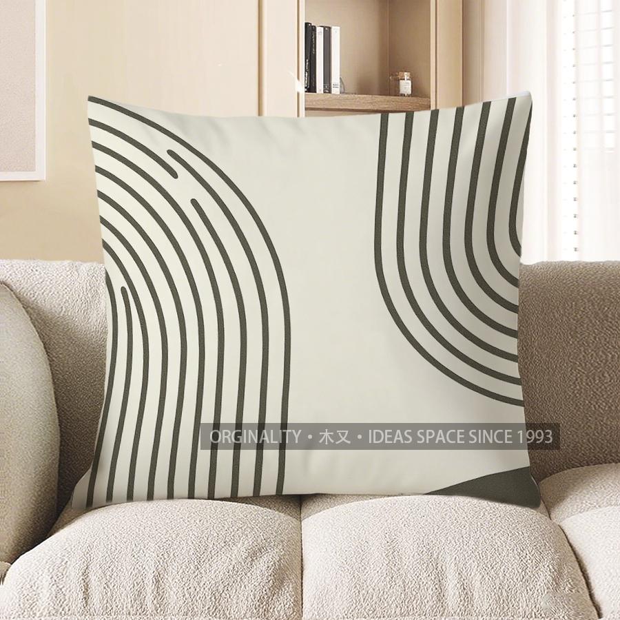Home Decor Modern Black Circle Pattern Throw Pillow Pattern Cushion Cover Suitable For Sofa Bedroom Car Pillow Cover 40x40cm
Home Decor Modern Black Circle Pattern Throw Pillow Pattern Cushion Cover Suitable For Sofa Bedroom Car Pillow Cover 40x40cm
