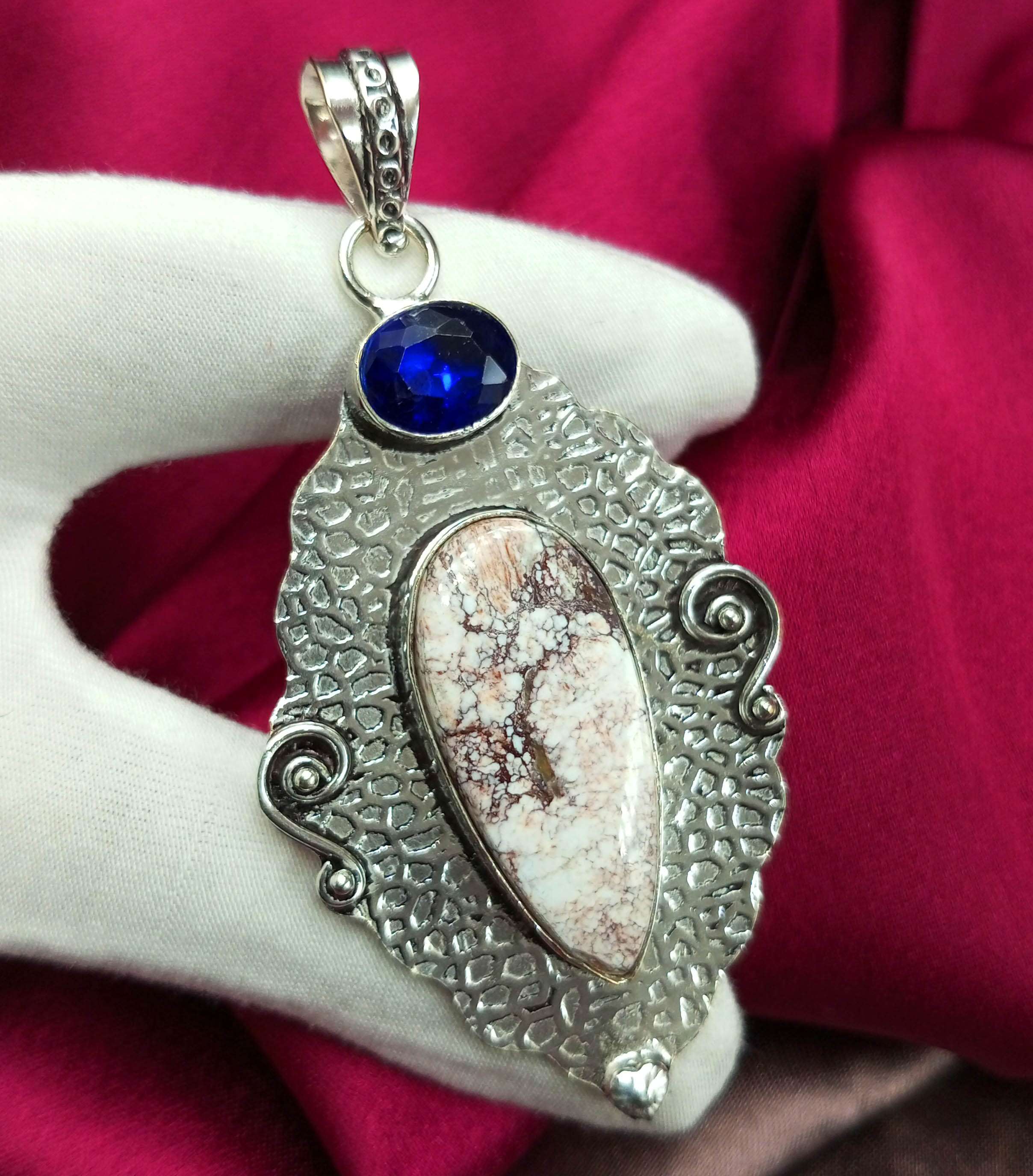 Драгоценный камень Horse Jasper Gemstone 925 Sterling Silver Plated 2 приблизительный кулон DEPE86
Драгоценный камень Horse Jasper Gemstone 925 Sterling Silver Plated 2 приблизительный кулон DEPE86