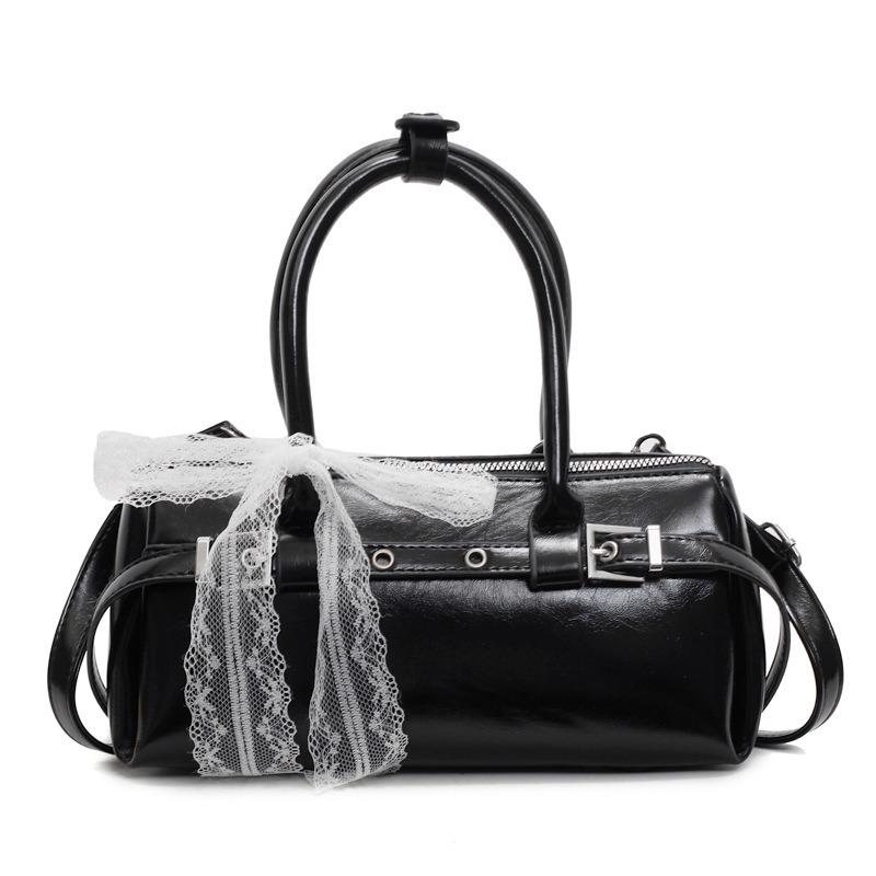 Large capacity bag women s summer new niche design messenger bag women s fashion portable commuter baguette bag
Large capacity bag women s summer new niche design messenger bag women s fashion portable commuter baguette bag