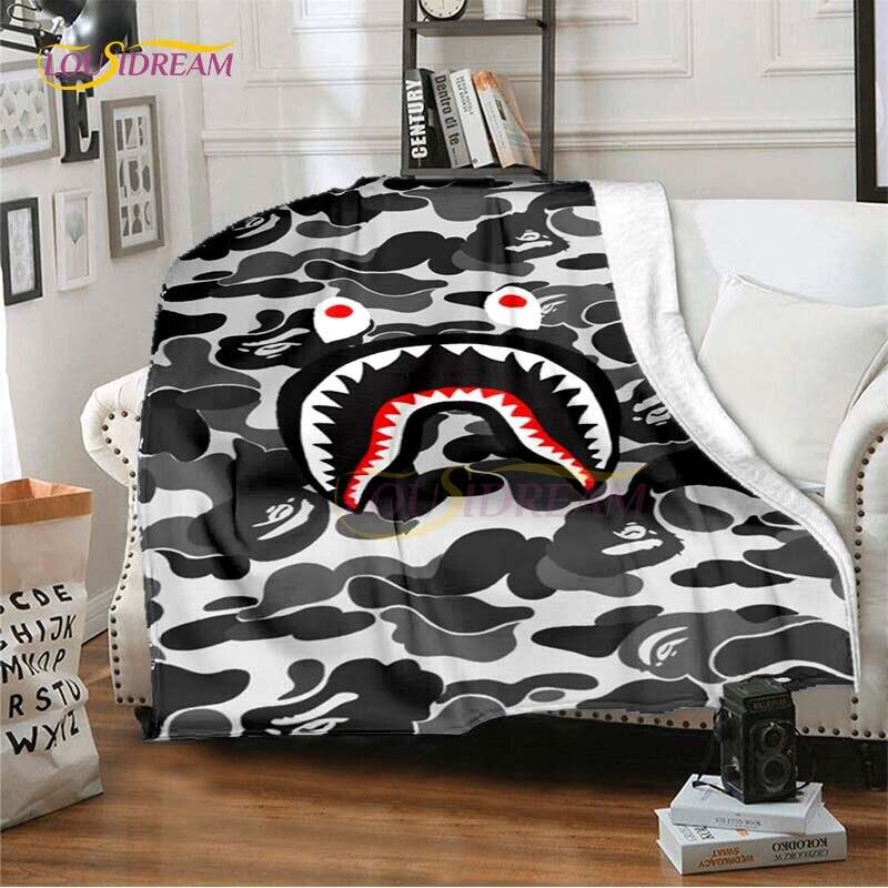 Гарячий камуфляжний плед Bape Естетичні ковдри для ліжок Розмір Queen М яка постільна білизна Римський декор Покривало на ліжко Подарунок для фанатів Подорожі 100x150cm
Гарячий камуфляжний плед Bape Естетичні ковдри для ліжок Розмір Queen М яка постільна білизна Римський декор Покривало на ліжко Подарунок для фанатів Подорожі 100x150cm