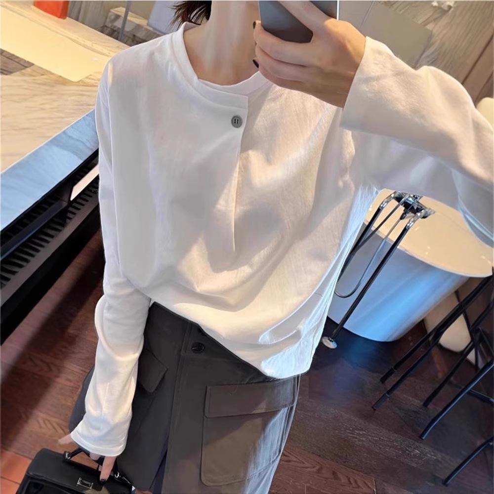 New Trendy Women s European-Style White Long-Sleeve T-Shirt, 2025: Straight Shoulder, Loose Fit, Lazy Design L
New Trendy Women s European-Style White Long-Sleeve T-Shirt, 2025: Straight Shoulder, Loose Fit, Lazy Design L