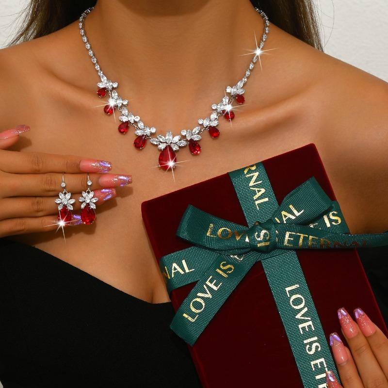 European and american court-style medieval green zircon necklace and earring set - short choker necklace
European and american court-style medieval green zircon necklace and earring set - short choker necklace