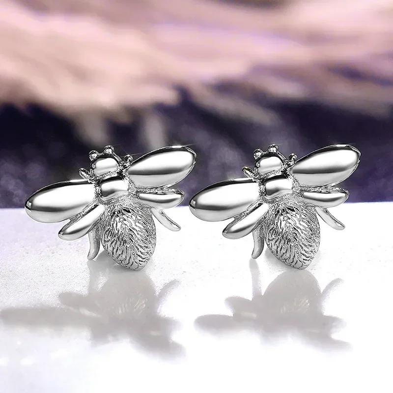Attend The Banquet with Zircon Inlaid Dynamic Bee Earrings, Trendy and Niche Design, Fashionable Accessories
Attend The Banquet with Zircon Inlaid Dynamic Bee Earrings, Trendy and Niche Design, Fashionable Accessories