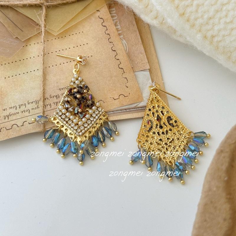 Roselle Tears Ethnic Style Earrings Women s Light Luxury Zircon Tassel Bohemian Vacation No Ear Piercings Mosquito Coil Disc Ear Clips
Roselle Tears Ethnic Style Earrings Women s Light Luxury Zircon Tassel Bohemian Vacation No Ear Piercings Mosquito Coil Disc Ear Clips