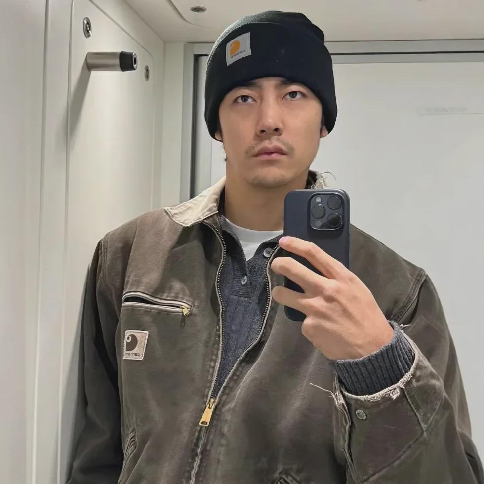 Мужская винтажная стираная куртка Carhartt Heavy Duty с лацканами на осень/зиму Small
Мужская винтажная стираная куртка Carhartt Heavy Duty с лацканами на осень/зиму Small
