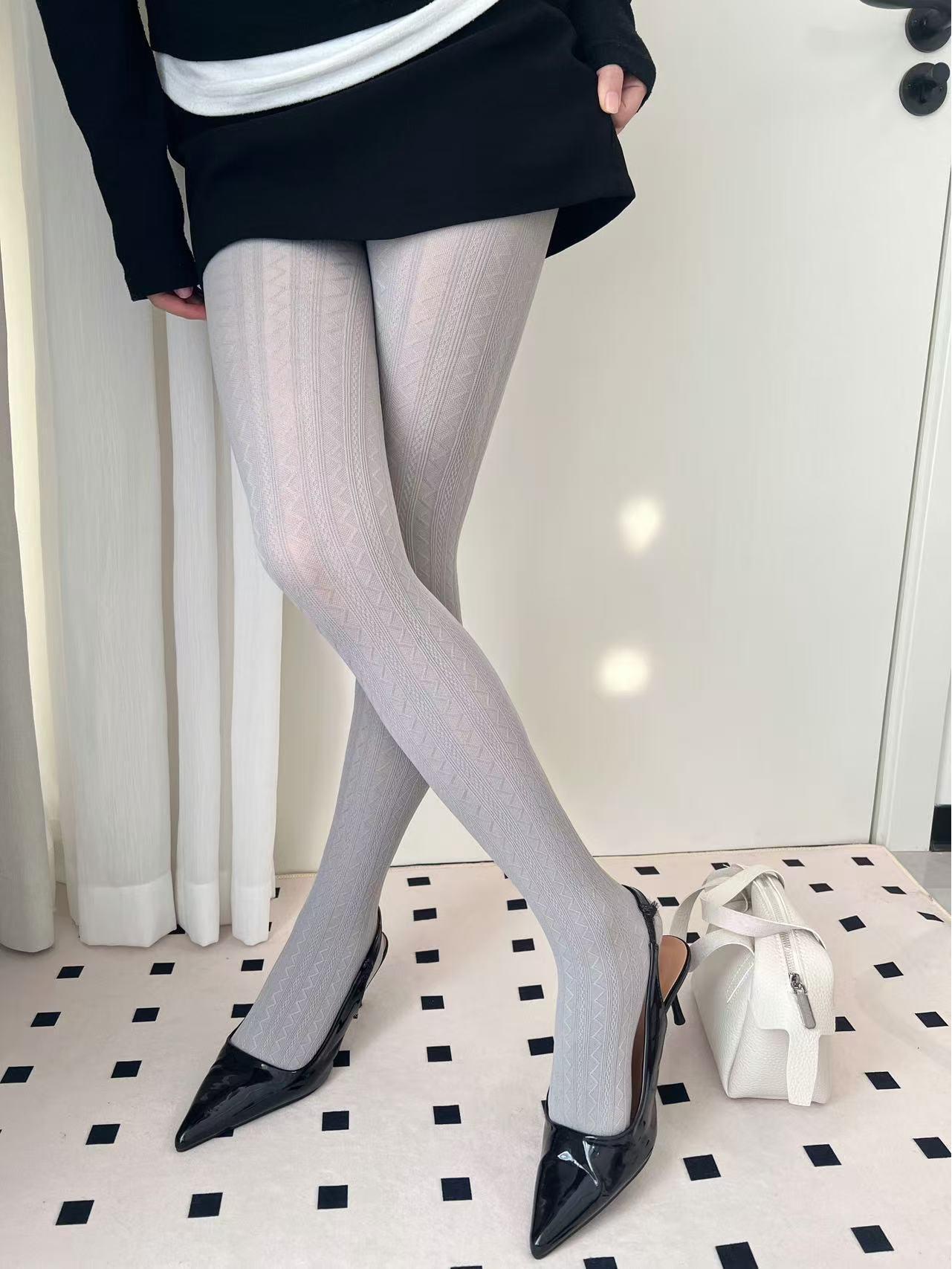 Women s Japanese White Velvet Wave Pattern Tights - Slimming Smoke Grey Base Layer for Spring/Autumn One Size
Women s Japanese White Velvet Wave Pattern Tights - Slimming Smoke Grey Base Layer for Spring/Autumn One Size