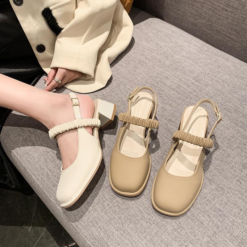 She has the same round head versatile sandals for women s thick heels and empty casual single shoes for women s 2025 summer new models WJY01BH3 35 бежевый
She has the same round head versatile sandals for women s thick heels and empty casual single shoes for women s 2025 summer new models WJY01BH3 35 бежевый