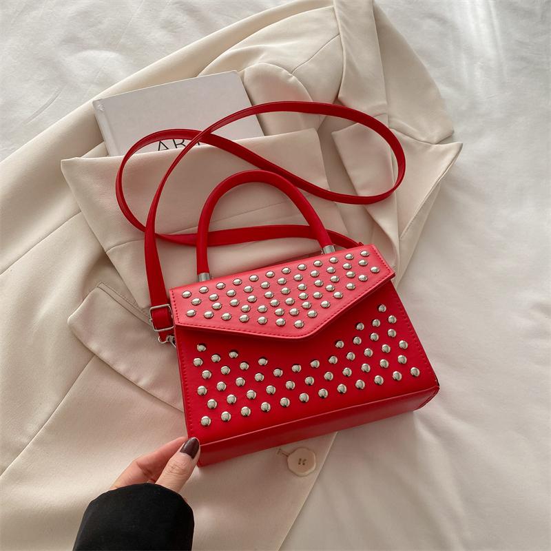 Designer Rivet Crossbody Bag With Short Handle Handbag Fashion Mini Small Phone Bag Purse Solid Pu Leather Ladies Shoulder Bags 30cm)) червоний
Designer Rivet Crossbody Bag With Short Handle Handbag Fashion Mini Small Phone Bag Purse Solid Pu Leather Ladies Shoulder Bags 30cm)) червоний