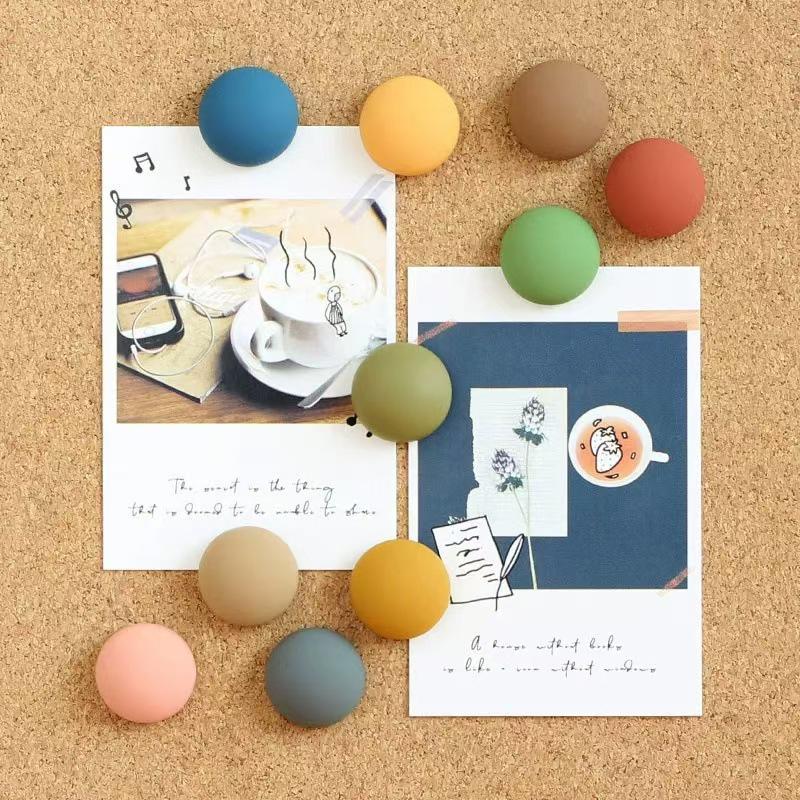 Frosted Morandi Series Semi-Circular Pushpins for Cork and Felt Boards 10 pieces per box
Frosted Morandi Series Semi-Circular Pushpins for Cork and Felt Boards 10 pieces per box