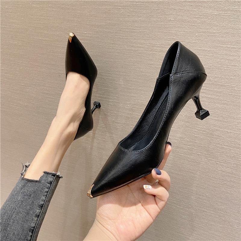 2025 new single shoes women s black light mouth high heels pointed thin heels professional uniform work shoes 5A 34
2025 new single shoes women s black light mouth high heels pointed thin heels professional uniform work shoes 5A 34