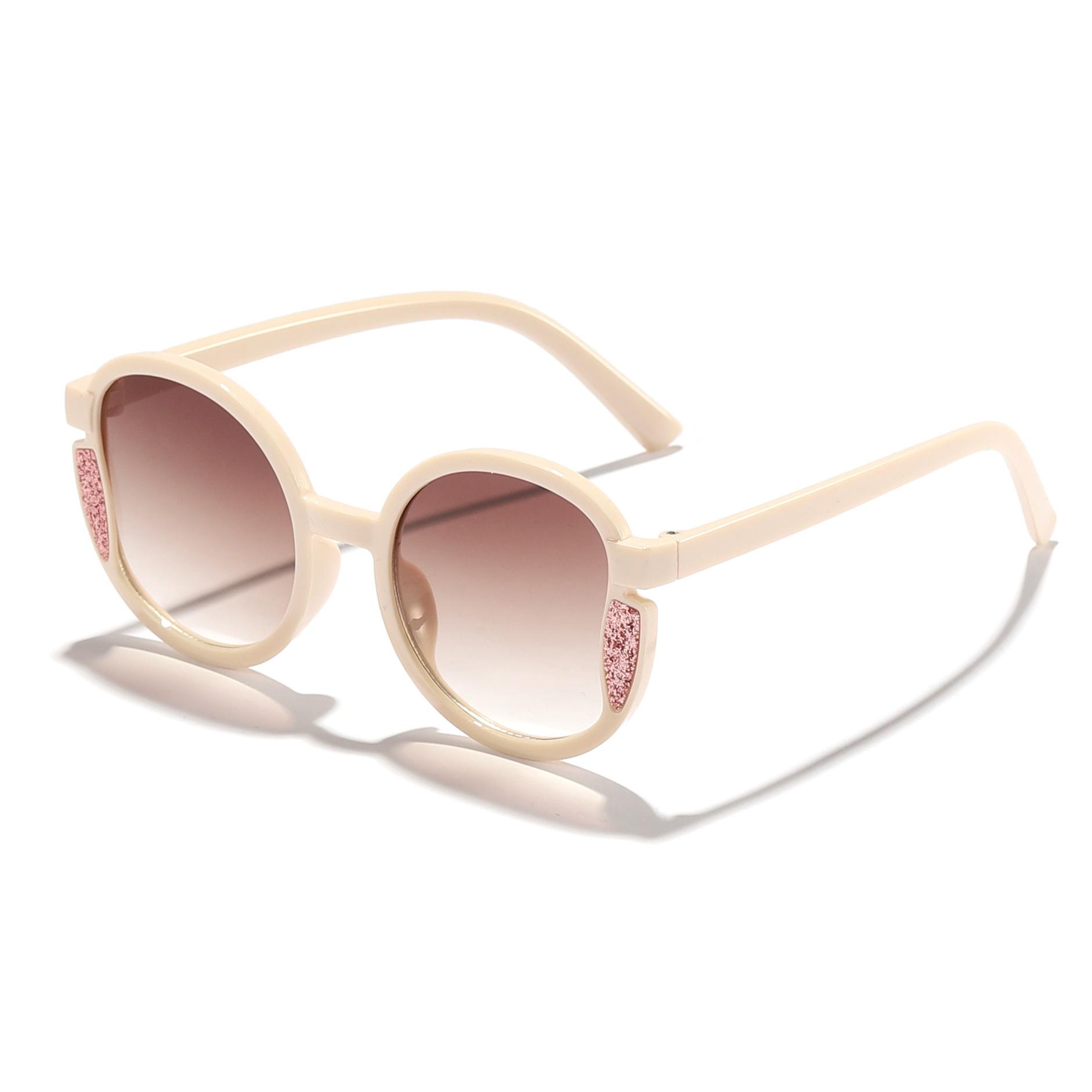2025 Children s New Candy Color Round Frame Sunshade Sunglasses Cute Baby Personality Street Style Concave Shape Glasses белый
2025 Children s New Candy Color Round Frame Sunshade Sunglasses Cute Baby Personality Street Style Concave Shape Glasses белый