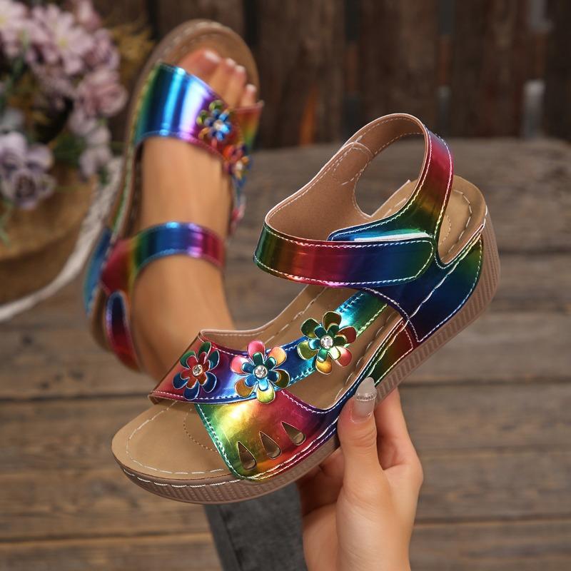 Summer new foreign trade large size wedge sandals flower decoration platform Velcro fish mouth beach shoes 43
Summer new foreign trade large size wedge sandals flower decoration platform Velcro fish mouth beach shoes 43