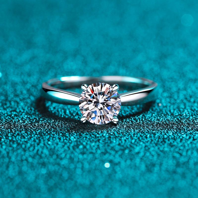 S925 Sterling Silver Moissanite Ring for Women, Douyin Style, Platinum-Plated pt950, Classic Four-Prong Design Size 16
S925 Sterling Silver Moissanite Ring for Women, Douyin Style, Platinum-Plated pt950, Classic Four-Prong Design Size 16