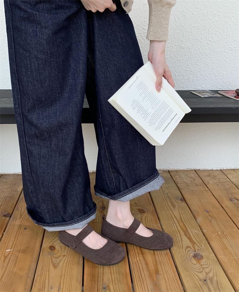 Новые матовые туфли-лодочки с отделкой, весна 2025, на липучке, корейская версия, маленькие туфли-лодочки 39 темно-коричневого
Новые матовые туфли-лодочки с отделкой, весна 2025, на липучке, корейская версия, маленькие туфли-лодочки 39 темно-коричневого