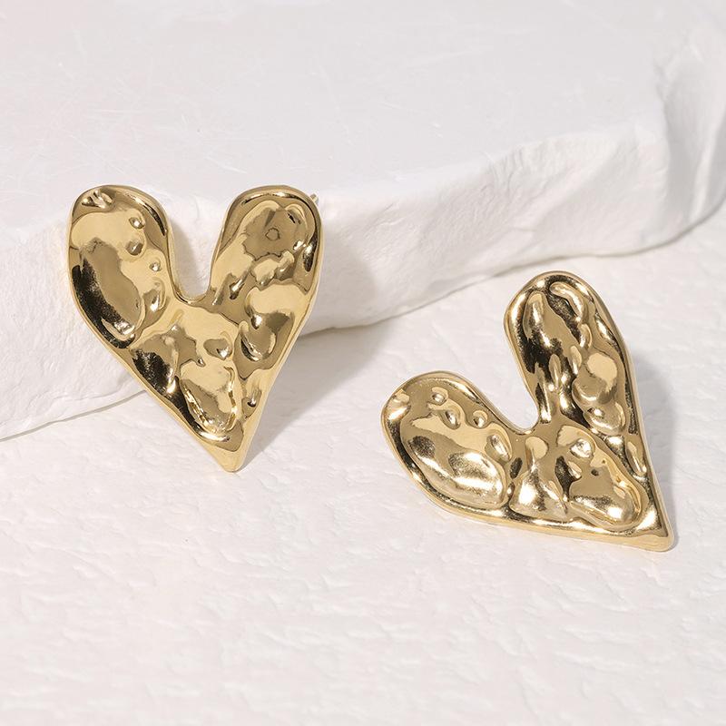 Liquid Irregular Fold Heart Golden Stud Earrings for Women Simple Exaggerated Temperament Smooth Creative Zircon Girl Gift
Liquid Irregular Fold Heart Golden Stud Earrings for Women Simple Exaggerated Temperament Smooth Creative Zircon Girl Gift