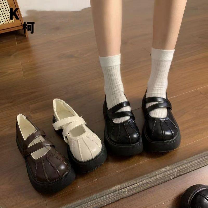 Cute versatile single shoes 2024 autumn new muffin platform Velcro heightening Japanese small leather shoes female Mary Jane 35
Cute versatile single shoes 2024 autumn new muffin platform Velcro heightening Japanese small leather shoes female Mary Jane 35