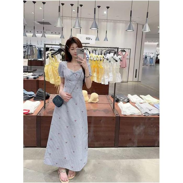 Lace lace collar bow print dress summer new waist thin medium and long dress female trend 2XL синій
Lace lace collar bow print dress summer new waist thin medium and long dress female trend 2XL синій