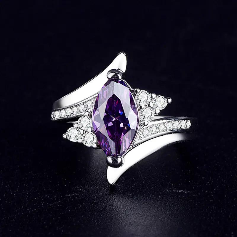 Cao Shi Geometric Horse Eye Ring: Elegant European and American Fashion Jewelry for Women. Size 6
Cao Shi Geometric Horse Eye Ring: Elegant European and American Fashion Jewelry for Women. Size 6