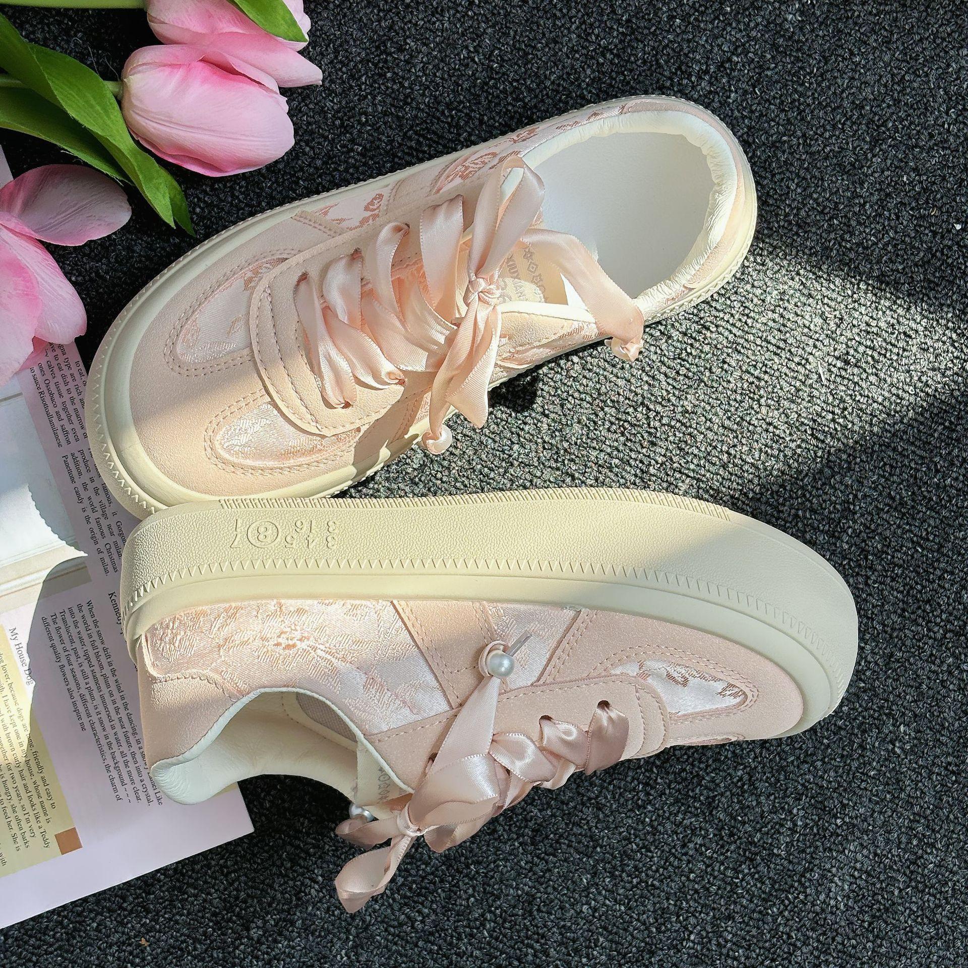 Platform-soled German training shoes women s 2024 summer new pink retro lace-up Internet celebrity explosion breathable sports and leisure shoes 35 бежевый
Platform-soled German training shoes women s 2024 summer new pink retro lace-up Internet celebrity explosion breathable sports and leisure shoes 35 бежевый