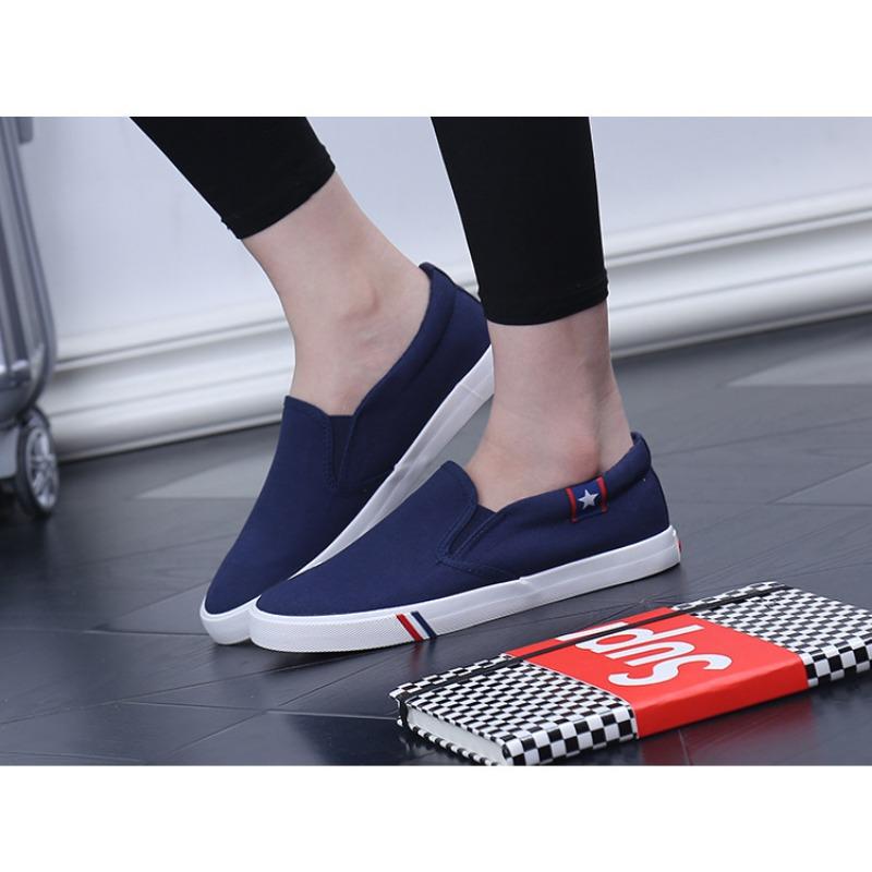 Men s Canvas Slip-On Sneakers Casual Shoes with Red & Blue Stripe Detail 47 синій
Men s Canvas Slip-On Sneakers Casual Shoes with Red & Blue Stripe Detail 47 синій