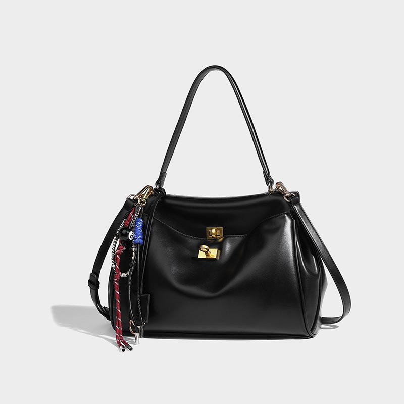 Универсальная женская сумка-тоут для поездок на работу 2024 года, новая осенне-зимняя сумка большой вместимости с подмышечным креплением Advanced Sensation, переносная сумка с косым креплением чёрный