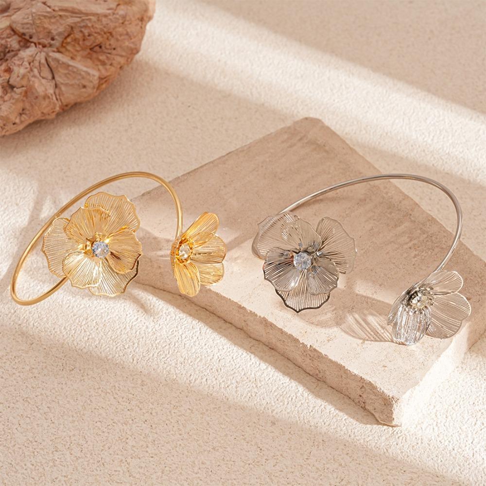 Geometry Wave Line Women Cuff Bangle Hollow Flower Wide Open Arm Cuff Bohemian Bracelet Women StyleB-Gold
Geometry Wave Line Women Cuff Bangle Hollow Flower Wide Open Arm Cuff Bohemian Bracelet Women StyleB-Gold