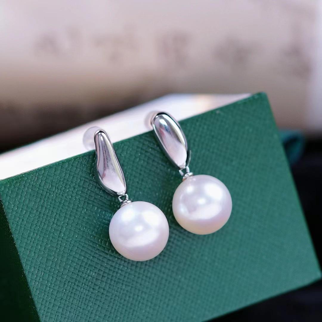DIY S925 Sterling Silver Stud Earring Mounts for 9-13mm Round Pearls - Fashionable Silver Earrings 22309. Silver Stud Empty Setting Without Pearl
DIY S925 Sterling Silver Stud Earring Mounts for 9-13mm Round Pearls - Fashionable Silver Earrings 22309. Silver Stud Empty Setting Without Pearl