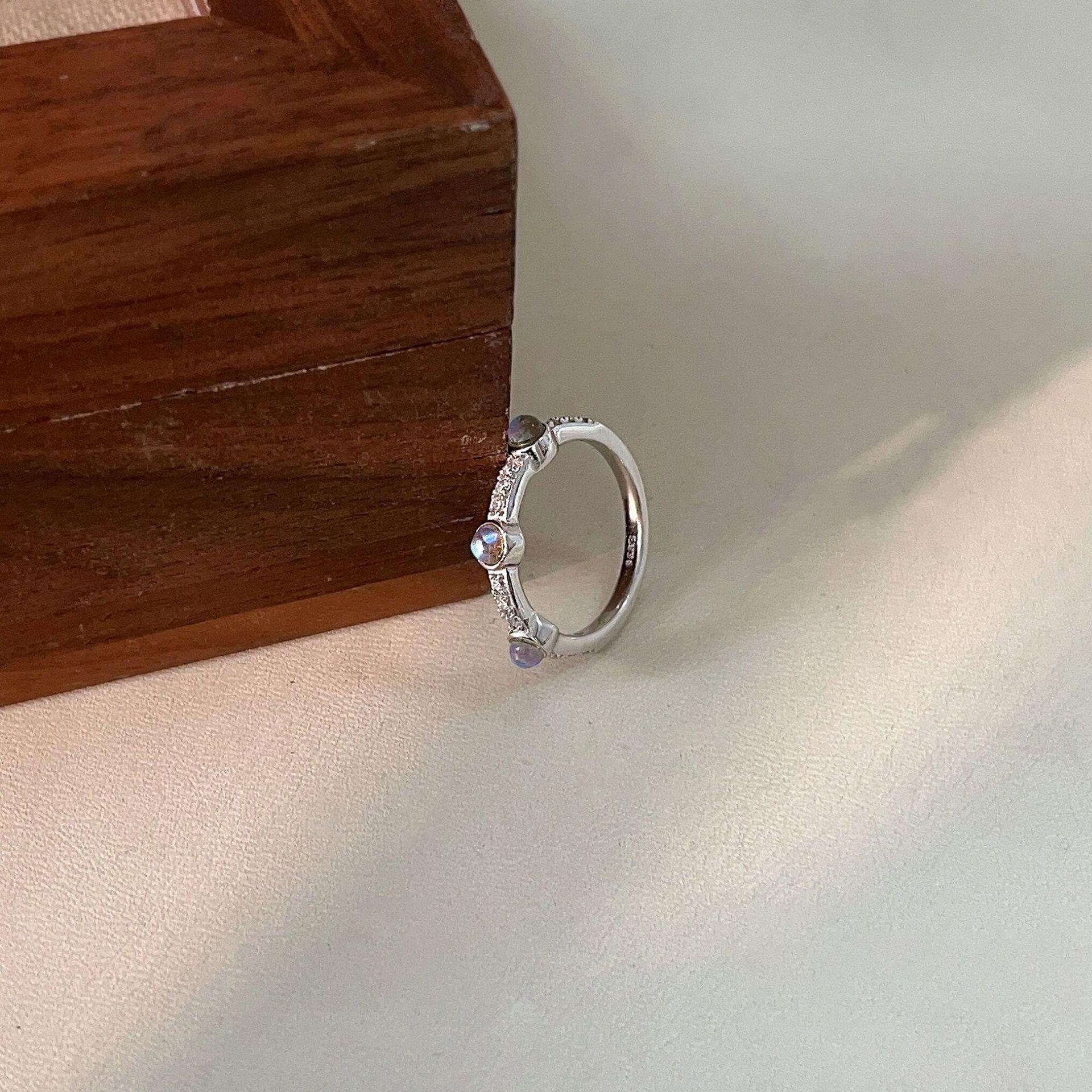 Кольцо Yinruitai из стерлингового серебра 925 пробы с лунным камнем и бриллиантами «Океанское звездное небо» US size 7
Кольцо Yinruitai из стерлингового серебра 925 пробы с лунным камнем и бриллиантами «Океанское звездное небо» US size 7