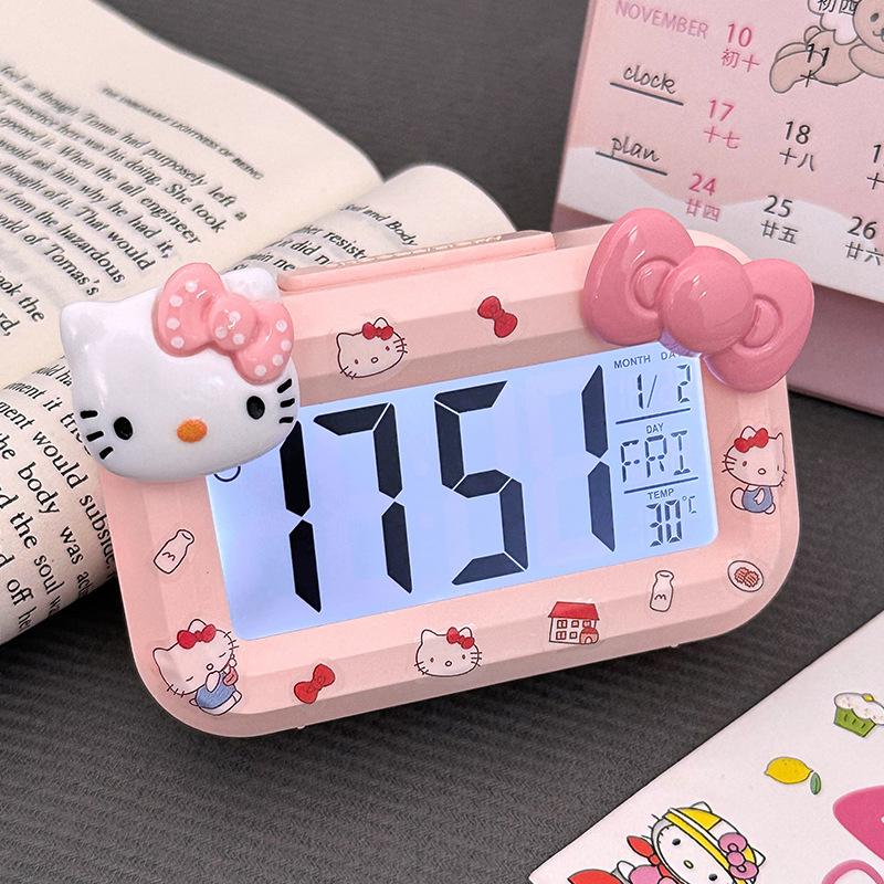 Будильник Sanrio Hello Kitty с изображением мультяшного мини-кошечки с серебристым котом, будильники для рабочего стола в общежитии, студенческие будильники
Будильник Sanrio Hello Kitty с изображением мультяшного мини-кошечки с серебристым котом, будильники для рабочего стола в общежитии, студенческие будильники