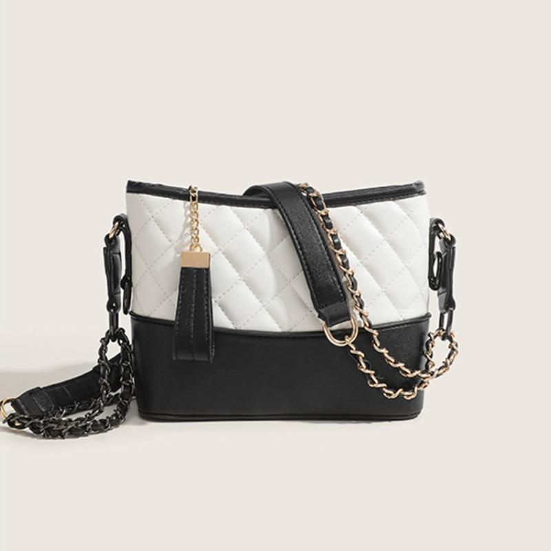 Rhombus stray bag new fashion versatile popular chain shoulder messenger bag bag women
Rhombus stray bag new fashion versatile popular chain shoulder messenger bag bag women