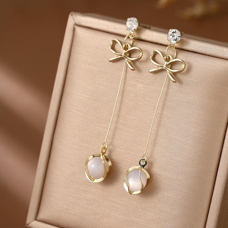S925 Silver Bow Stud Earrings with Cat s Eye Stone Pendant and Tassel for Women s Daily Wear
S925 Silver Bow Stud Earrings with Cat s Eye Stone Pendant and Tassel for Women s Daily Wear