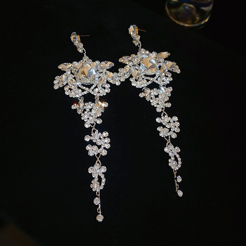 Water Drop Tassel Earrings, European and American Style Personalized Earrings, Fashionable and Elegant Earrings with a Light Luxury and High-End Feel Silver Needle-Silver
Water Drop Tassel Earrings, European and American Style Personalized Earrings, Fashionable and Elegant Earrings with a Light Luxury and High-End Feel Silver Needle-Silver