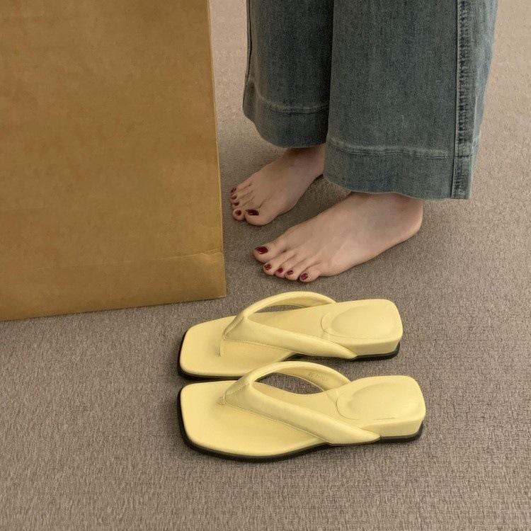Thick-soled pinch-on flip-flops, women wear new beach shoes, cool slippers, fairy shoes 40
Thick-soled pinch-on flip-flops, women wear new beach shoes, cool slippers, fairy shoes 40