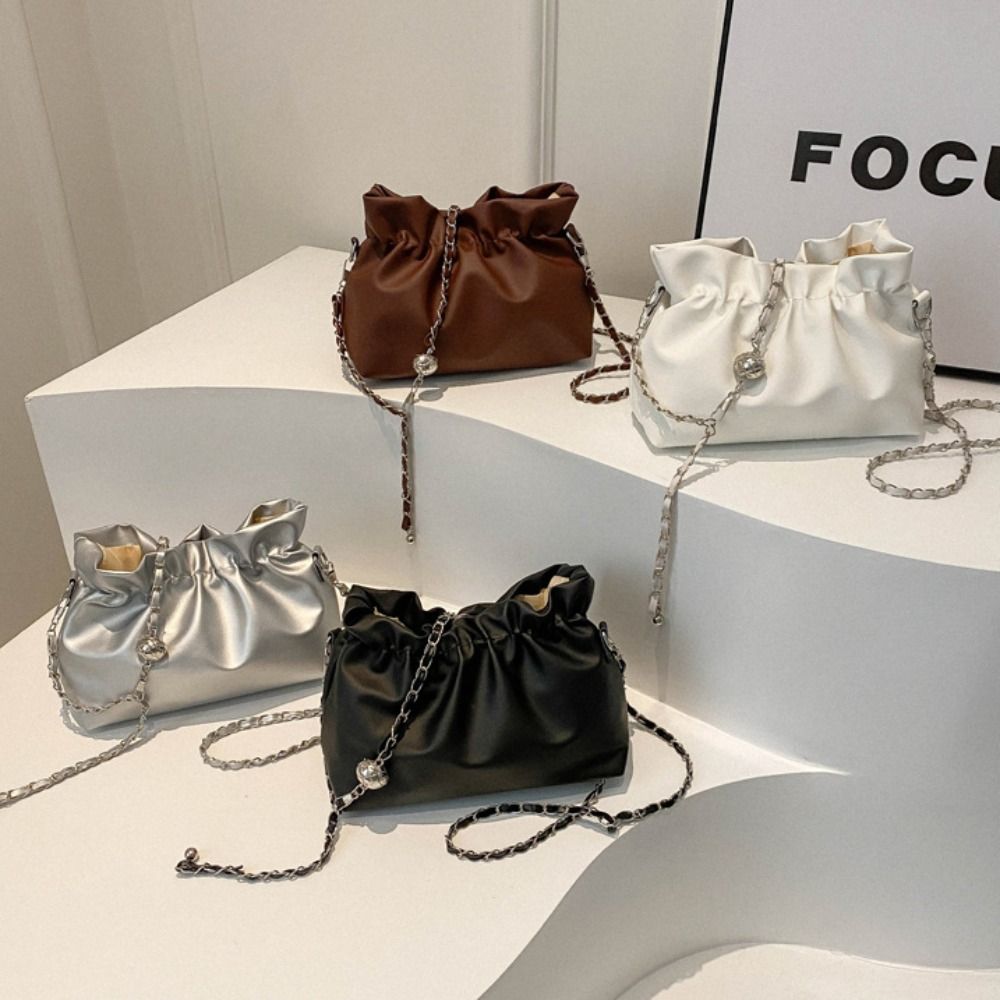 French Style PU Leather Bucket Bag Bead Ins Shoulder Bag Portable Women s Tote Bag Outdoor білий
French Style PU Leather Bucket Bag Bead Ins Shoulder Bag Portable Women s Tote Bag Outdoor білий