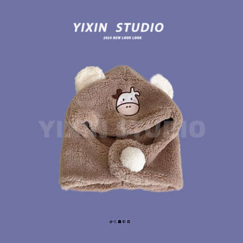 Осенне-зимняя детская плюшевая шапка с вышивкой, милая шапка с защитой ушей в виде коровы, теплая шапка-шарф, цельный комплект из двух предметов темный кофе