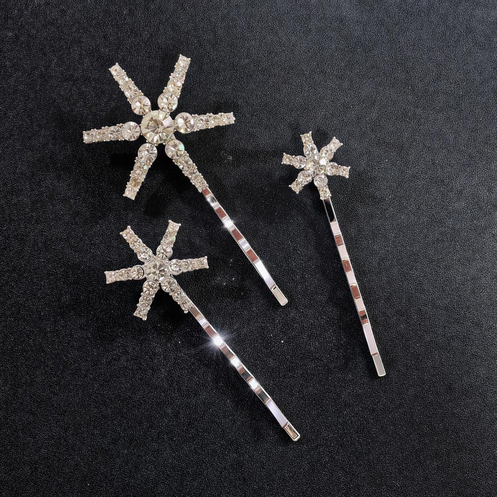 Crystal Side Hair Clip Pins Metal Hair Barrettes Women Girl Star Hairpins Alloy Moon Rhinestone Hair Pins Set
Crystal Side Hair Clip Pins Metal Hair Barrettes Women Girl Star Hairpins Alloy Moon Rhinestone Hair Pins Set