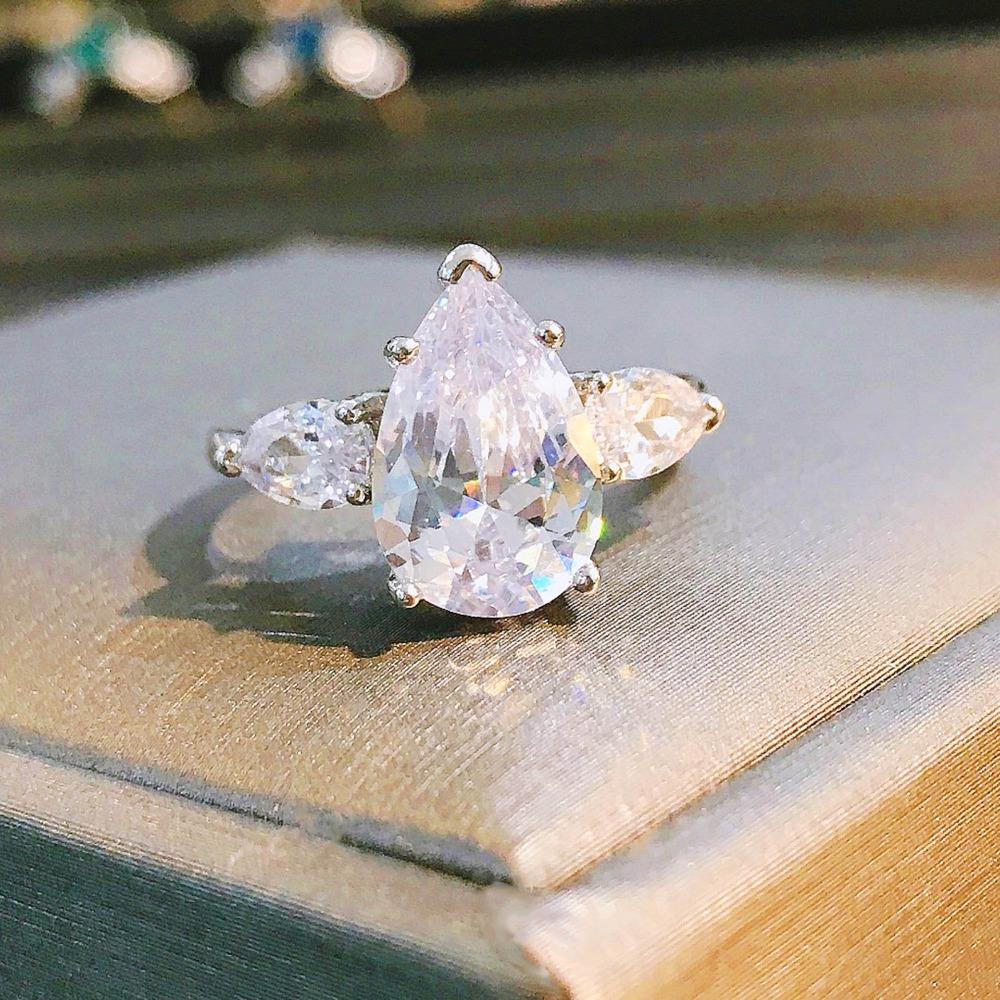 Simulated Moissanite Exaggerated Middle Finger Engagement Ring Waterdrop Pear Shape for Women no. 6
Simulated Moissanite Exaggerated Middle Finger Engagement Ring Waterdrop Pear Shape for Women no. 6