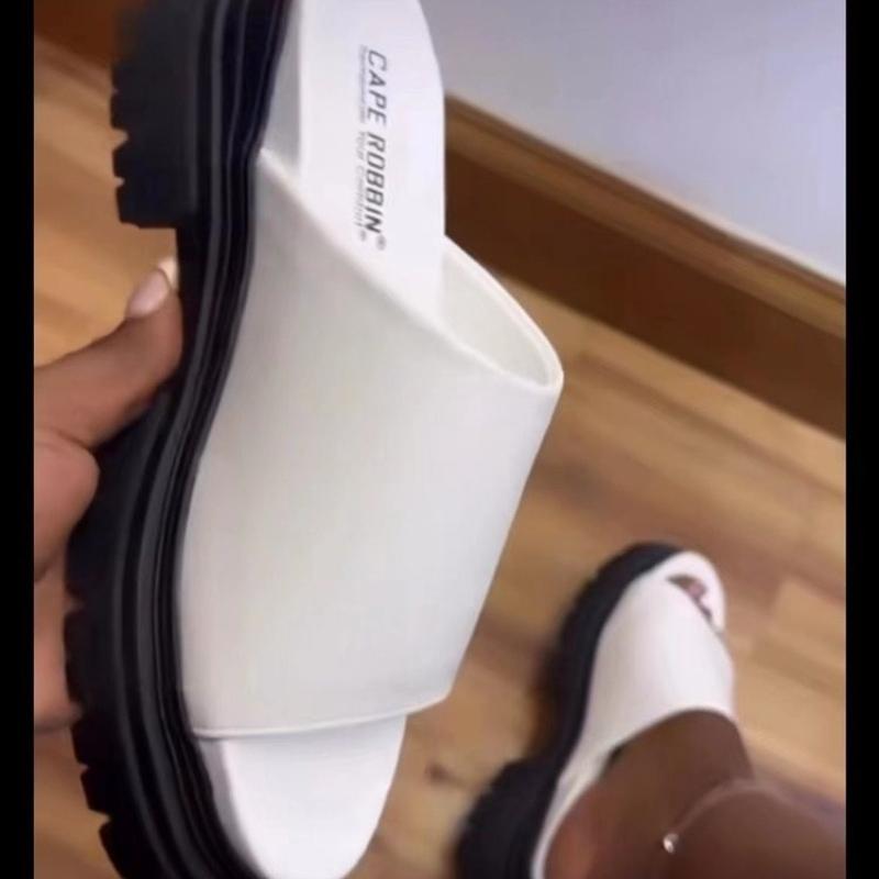 Fashion Summer High-quality Classic Women s Slippers 2025 Brand Platform Solid Color Beach Slippers Zapatos Mujer 2025 Tendencia 36 белый
Fashion Summer High-quality Classic Women s Slippers 2025 Brand Platform Solid Color Beach Slippers Zapatos Mujer 2025 Tendencia 36 белый