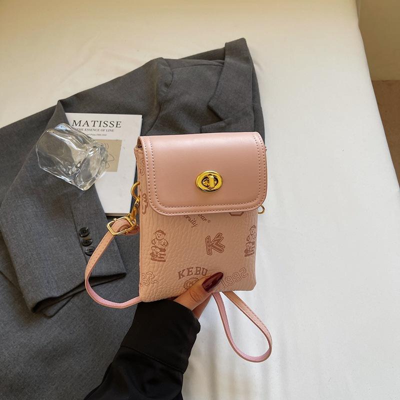 Модная маленькая квадратная сумка женская новая модная сумка-мессенджер маленькая квадратная сумка нишевая повседневная сумка для мобильного телефона
Модная маленькая квадратная сумка женская новая модная сумка-мессенджер маленькая квадратная сумка нишевая повседневная сумка для мобильного телефона