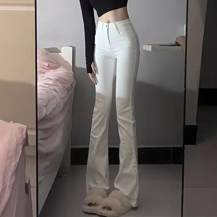 Женские джинсы-клеш с высокой талией белого цвета, осень 2024 года — облегающий крой для весны и осени
Женские джинсы-клеш с высокой талией белого цвета, осень 2024 года — облегающий крой для весны и осени